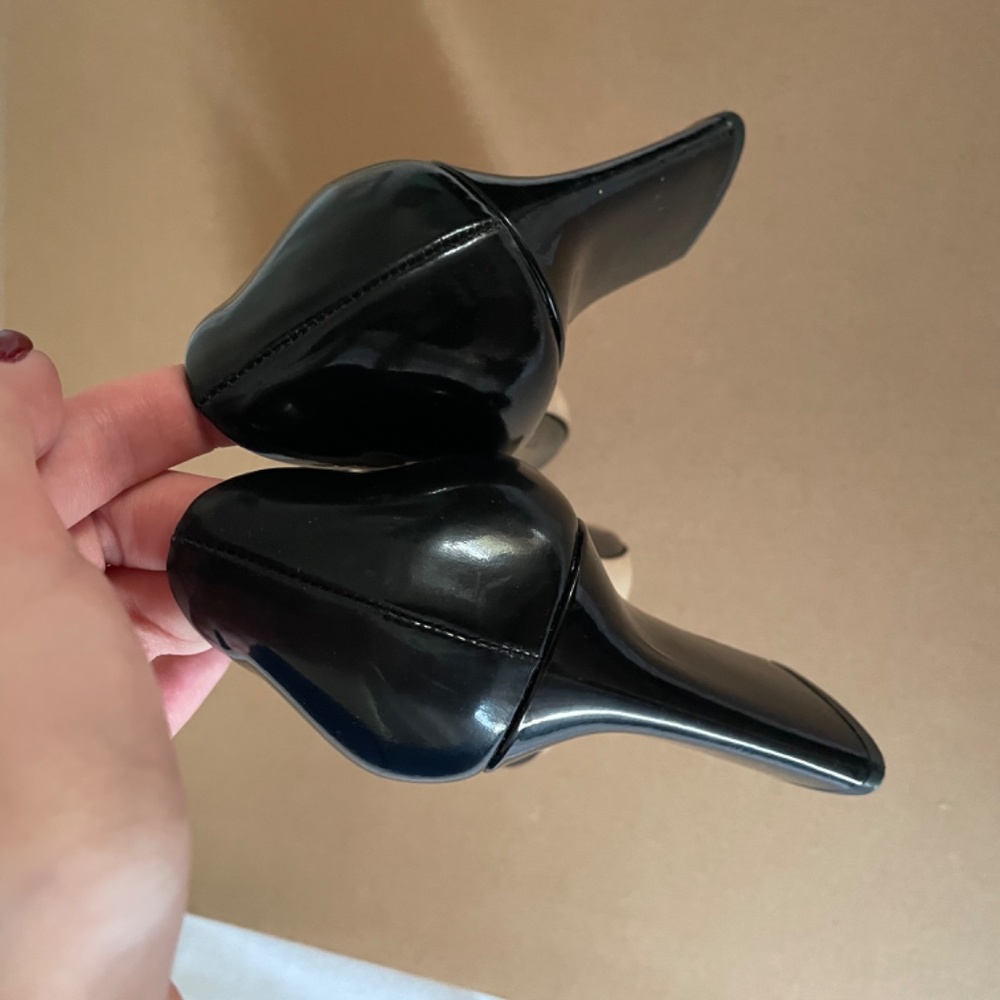 Miu Miu Black Patent Leather Bow Buckle Block Heel Pumps - Picture 4 of 6